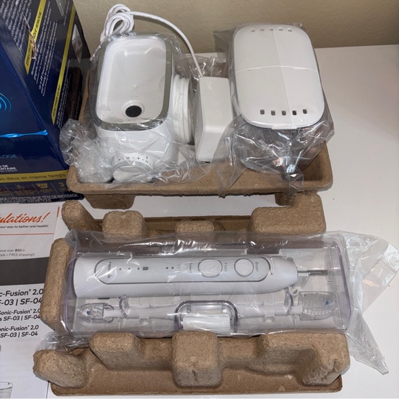 Waterpik Flossing Toothbrush Sonic-Fusion 2.0 w/ Water Flosser Combo, White, New - Picture 8 of 8